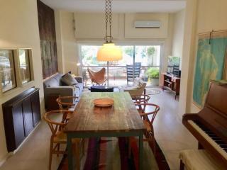 Habima Square 160m 4BR with balcony - Tel Aviv - 1
