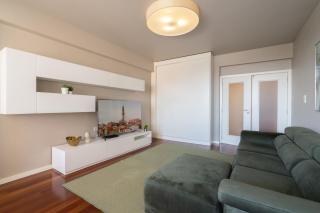 Carolina Roomy & Modern Apartment - Oporto - 9