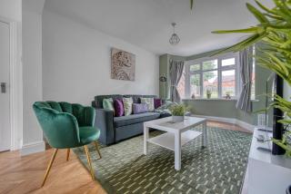 Team Accomodation 4 Bedroom Free Parking WiFi Moseley Birmingham near City Centre NEC BHX - 0