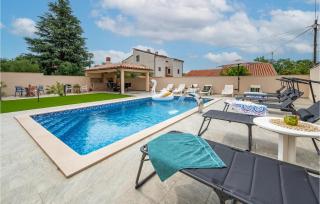 Gorgeous Apartment In Medulin With Wifi - Medulin - 1