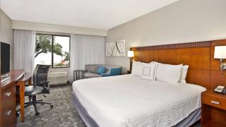 Courtyard by Marriott Gulfport Beachfront - Gulfport - 6