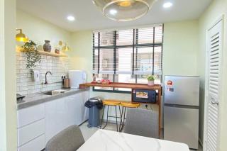 Luscious~ Walking Distance to SEE, SHOP and EAT - 7