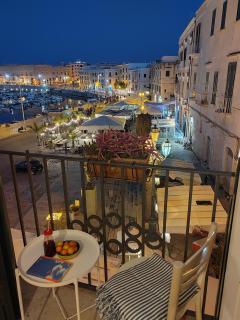 La finestra sul porto - Trani - 9