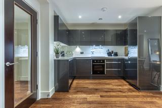 3 Bedrooms Close to Canning Town & ExCel London - 6