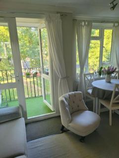 Comfortable two bedroom flat in Putney. - 6