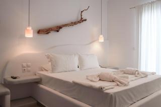 Tania Milos - Pollonia - 8