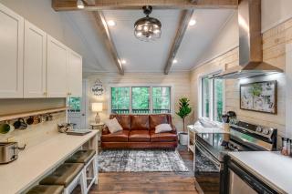 Cozy Tennessee Retreat with Patio and Charcoal Grill! - Linden - 6