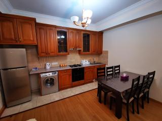 City Center, Comfortable and Sunny 2 Bedroom Nearby Republic Square - Ereván - 3