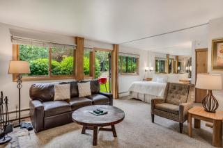 Laurelwood Condominiums 302 - 0