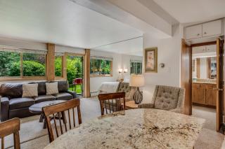 Laurelwood Condominiums 302 - 4