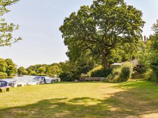 Holly Lodge - Bramerton - 6