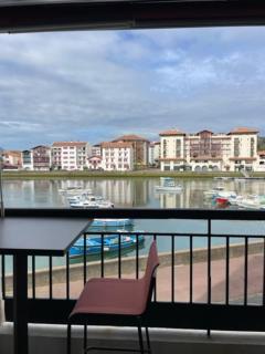 Vue plongeante sur l'eau - Saint-Jean-de-Luz - 0
