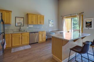 Truckee Retreat with Fireplace and Community Amenities - 4