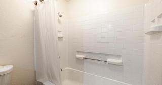 Budget Inn and Suites Stockton Yosemite - Stockton - 2