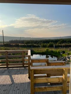 Maneight Luxury Lodge with hot tub - 6