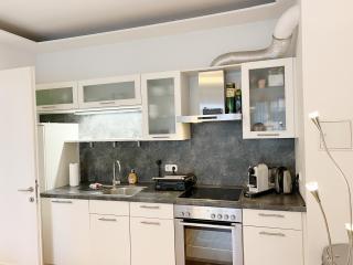 Prime Comfort Apartment with Balcony & Free Parking - Berlim - 2