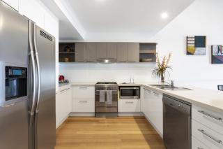 Shorelines 27 by Luxury Holidays Ocean View Buggy Transfers BBQ - Hamilton Island - 2
