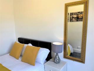 Robinhuts - 3 Bed Accommodation -Perfect for Contractors, Families & Students - Hull - 7