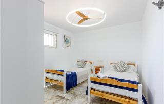 Cozy Apartment In Guardamar Del Segura - Guardamar del Segura - 1