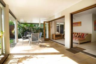 Alani - Absolute Beachfront - Sleeps up to 10 - Mission Beach - 8