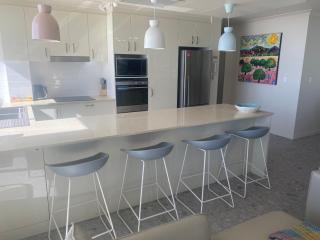 Absolute Beach Frontage Two Bedroom with Pool and Indoor spa - 2