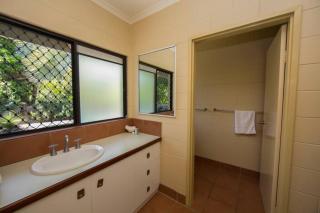 Breeya - A great tropical escape. Sleeps 9 - Mission Beach - 2