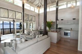 Magic Beach House - Absolute Beachfront - South Mission Beach - 0