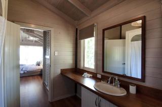 Magic Beach House - Absolute Beachfront - South Mission Beach - 4
