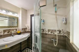 Quang Chung Hotel Le Van Thiem - 9