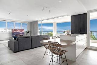 Aquarius Luxury Apartment - Cairns - 8