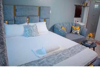 Emap Homes- Silver Studio - 3