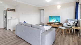 Beachside Unit In The Center Of Town - Woorim - 4
