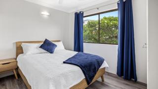 Beachside Unit In The Center Of Town - 3