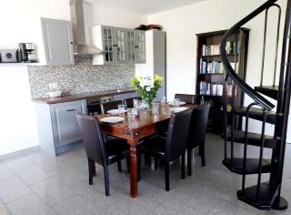 Hochwertige Ferienwohnung direkt am Hafen mit Balkon - 8
