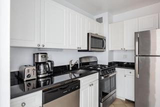UES 1br w elevator doorman nr Central Park NYC-1186 - 5