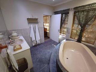 Khalila's Equestrian Cottage - 6