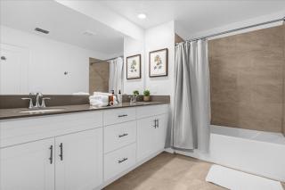 5 Bedrooms- 4 Bathrooms- Storey Lake 4411 Sl - Kissimmee - 5