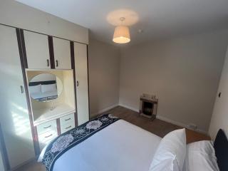 Yeats Lodge Self catering Apartment and Bar - 5