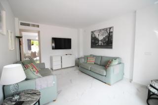 Two Bedroom Bellaluz Apartment With Large Patio - Atamaría - 3