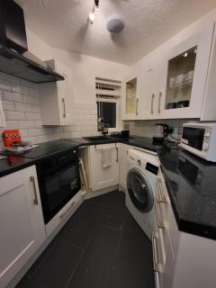 Lovely 2-Bed Apartment in Grays - South Ockendon - 2