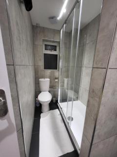 Lovely 2-Bed Apartment in Grays - South Ockendon - 4