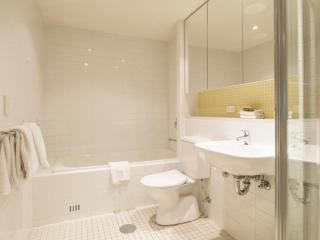 Liberty bay holiday Spacious two bedroom, two bathroom with sea views - Glenelg - 2