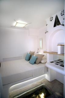 Flaskos Luxury Suites - 6