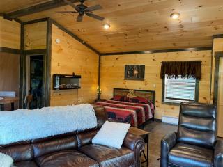 Lily Pad Cabin - - 8