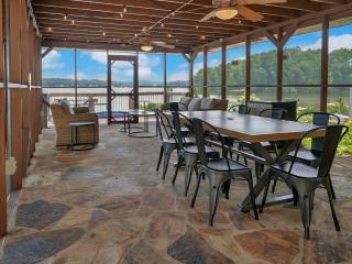 Lakefront Lodge with King Beds and Game Lounge - Worthville - 6