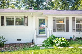 Pet Friendly Cozy 3BRM fully Fenced yard - Durham - 2