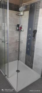 Chambre avec coin cuisine/repas - 2