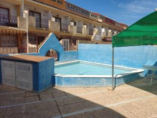 La Zenia 3 Bedroom House, Distant Sea View, Shared Heated Pool in Winter, Sleeps 8 - 4