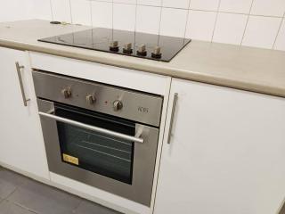 PROMO 2-Bedroom Villa Next to Train Station, FREE PARKING - 1