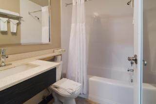 Canadas Best Value Inn & Suites Kamloops - 2